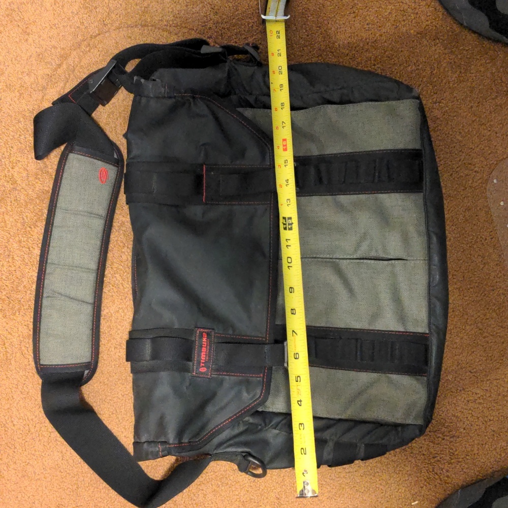 Timbuk2 cross body messenger bag
